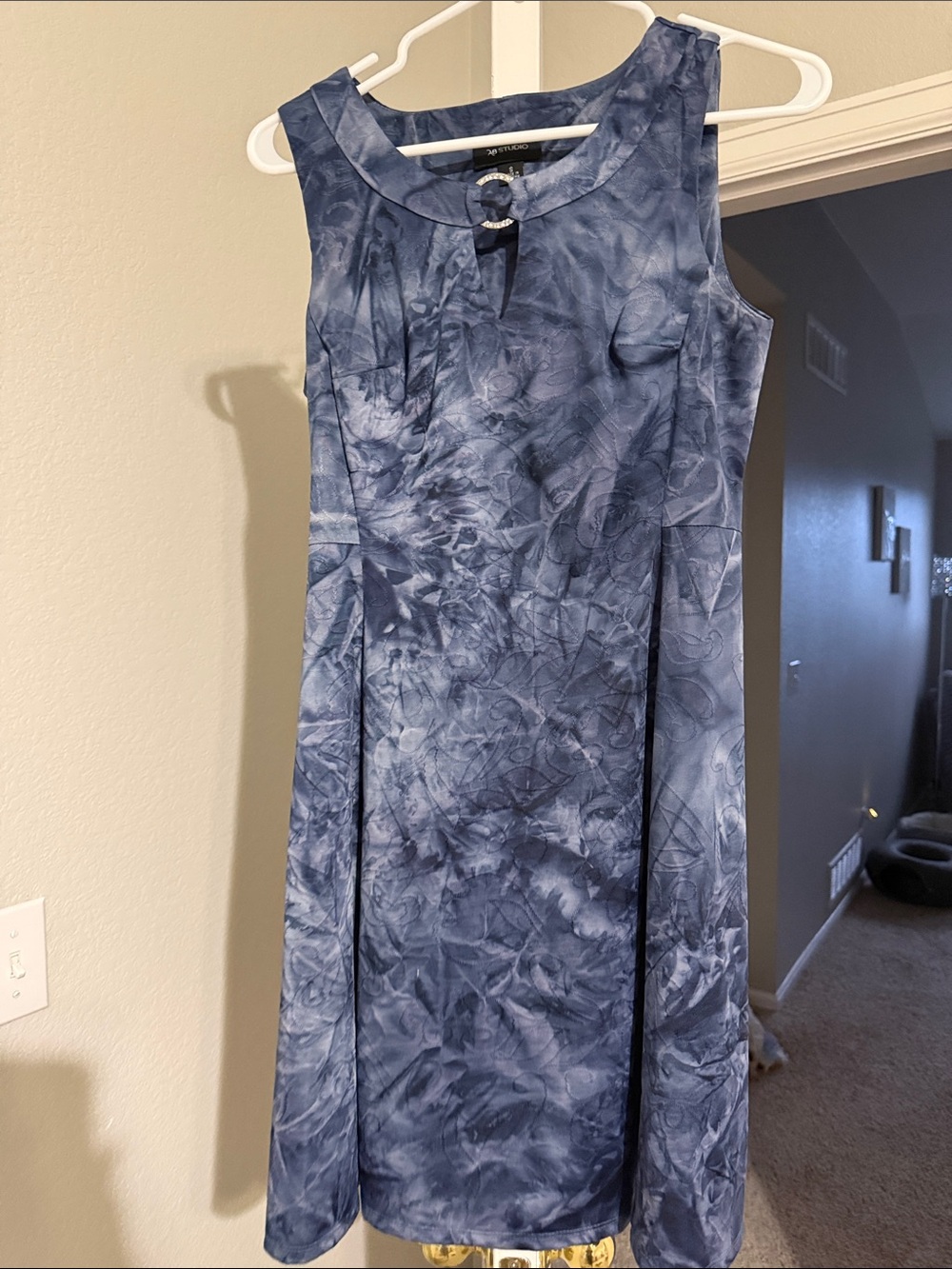 AB Studio Blue Marble-Print Sleeveless Sheath Dress